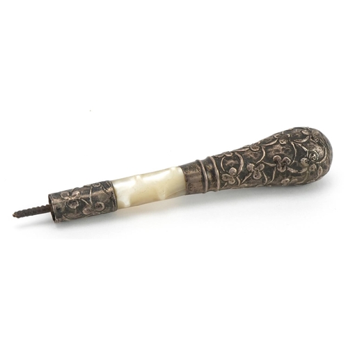 429 - Antique unmarked silver and mother of pearl walking stick handle embossed with shamrocks, 14cm in le... 