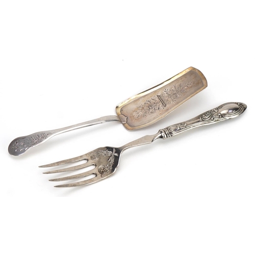 511 - Russian silver server and a fish fork marked 800, the server 24cm in length, 47.7g, total 156.2g