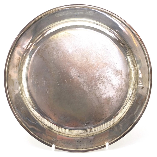 101 - Christopher N Lawrence, circular silver salver, London 1983, 23cm in diameter, 386g