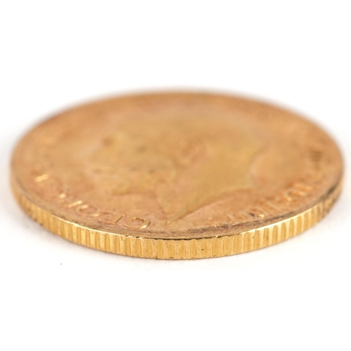 98 - George V 1915 gold sovereign - this lot is sold without buyer’s premium, the hammer price is the pri... 