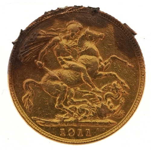 139 - George V 1911 gold sovereign - this lot is sold without buyer’s premium, the hammer price is the pri... 