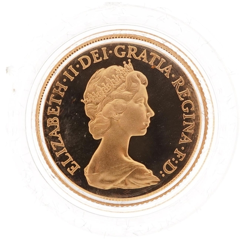 121 - Elizabeth II 1981 gold proof sovereign with fitted case - this lot is sold without buyer’s premium, ... 