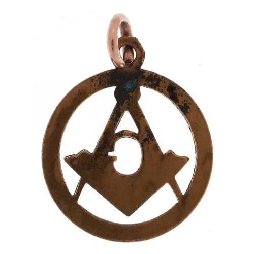 2260 - Unmarked yellow metal masonic charm, 2.0cm high, 1.3g