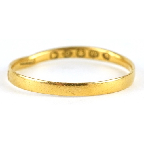 2315 - Victorian 22ct gold wedding band, London 1882, size N, 1.0g