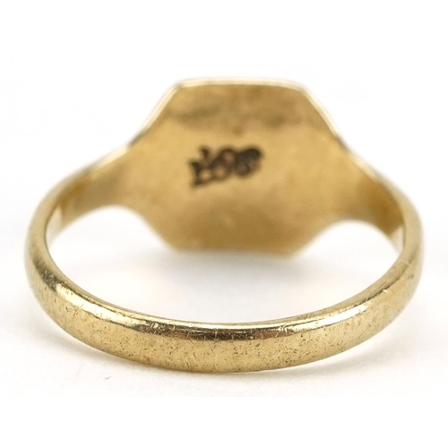 2281 - Antique 9ct gold signet ring with engraved decoration, size F, 1.1g