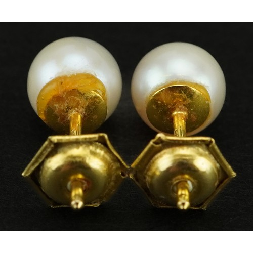 2384 - Pair of 9ct gold cultured pearl stud earrings, 7mm in diameter, 1.1g