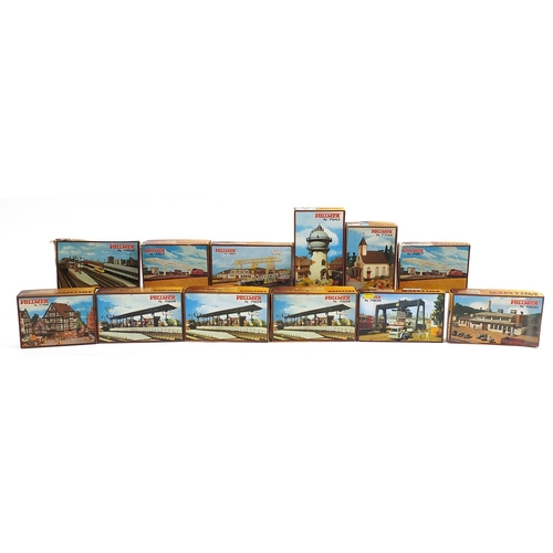 1502 - Twelve Vollmer N gauge model railway trackside building kits with boxes including numbers 7504, 7527... 