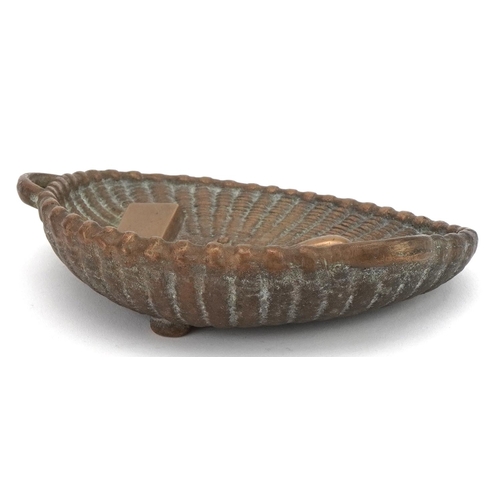 1239 - Novelty bronze dish in the form of a rat in a basket with coffee beans, 14.5cm wide