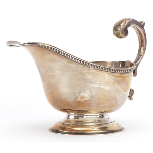 371 - William Neale & Son, George V silver sauceboat, Birmingham 1935, 16.5cm in length, 183.7g