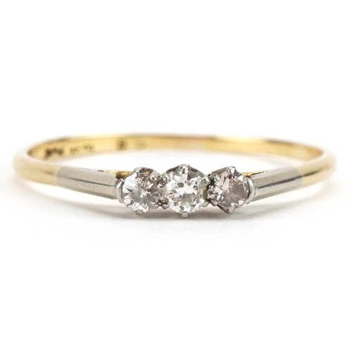 2066 - 18ct gold and platinum diamond three stone ring, the largest diamond approximately 2.7mm in diameter... 