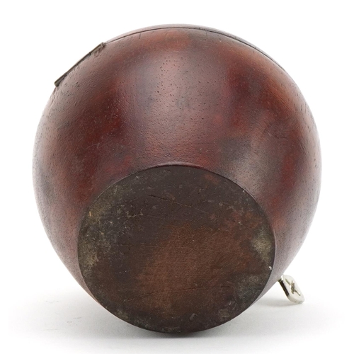 1287 - George III style treen tea caddy in the form of an apple, 12cm high