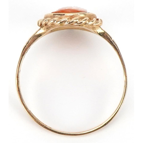 2159 - 9ct gold cameo maiden head ring with split shoulders, size Q/R, 2.0g