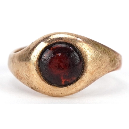 2135 - Antique 9ct gold cabochon garnet signet ring, size E, 1.6g