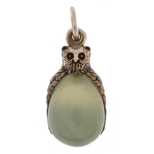 2190 - Silver mounted jade egg pendant in the form of an owl, impressed Russian marks, 2.5cm high, 5.4g