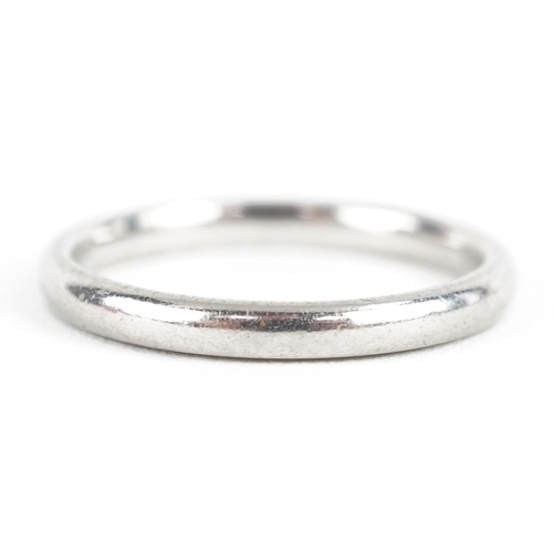 2285 - Platinum wedding band, size K/L, 3.5g