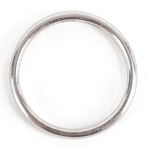 2285 - Platinum wedding band, size K/L, 3.5g