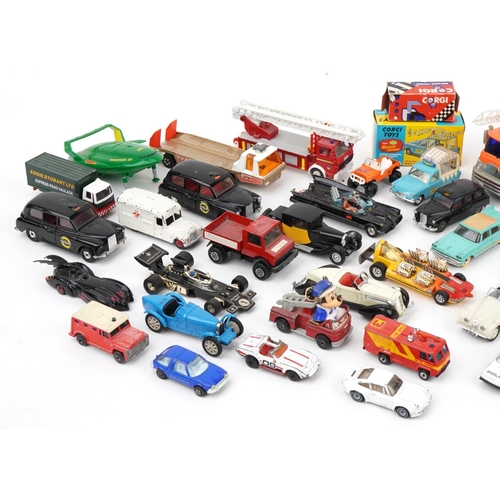 1474 - Collection of vintage and later model vehicles, predominantly diecast including Corgi Batmobile, Thu... 