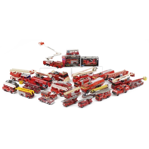 1475 - Collection of vintage and later model fire engines, predominantly diecast, including Corgi Major, Ma... 