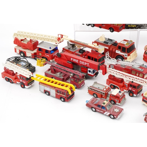 1475 - Collection of vintage and later model fire engines, predominantly diecast, including Corgi Major, Ma... 