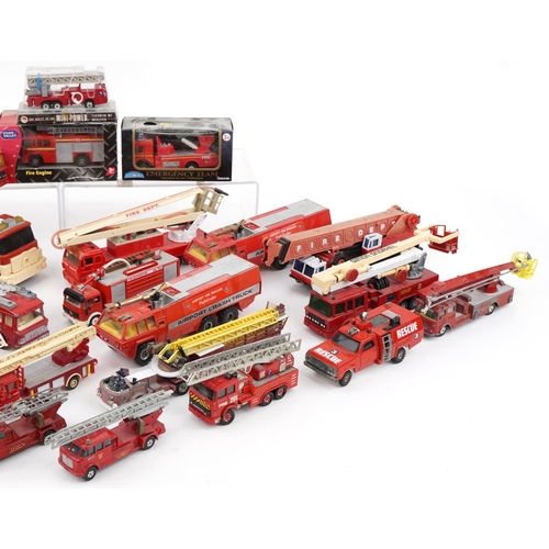 1475 - Collection of vintage and later model fire engines, predominantly diecast, including Corgi Major, Ma... 