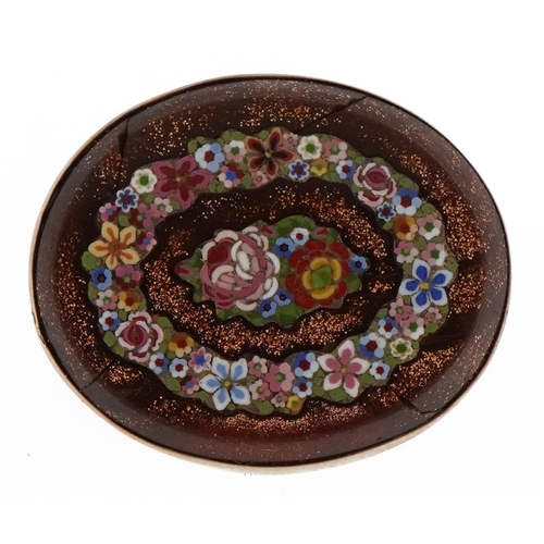 2050 - Unmarked gold mounted gold stone and micro mosaic millefiori brooch, tests as 9ct gold, 3.8cm wide, ... 