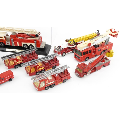 1477 - Collection of vintage and later model fire engines, predominantly diecast, including Dinky, Matchbox... 