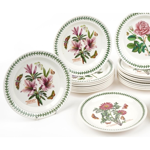 482 - Thirty Portmeirion Botanic garden dinner plates, 27cm in diameter