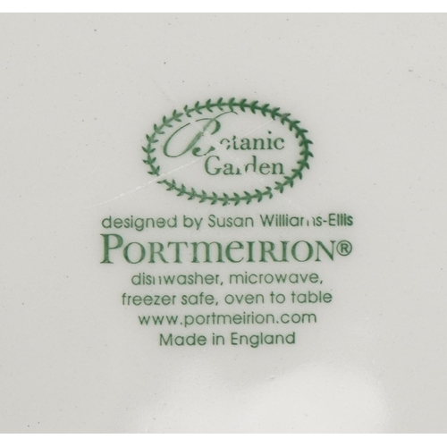 482 - Thirty Portmeirion Botanic garden dinner plates, 27cm in diameter