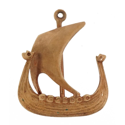 2336 - Norwegian 14ct gold Viking long ship charm, 2.2cm high, 2.4g