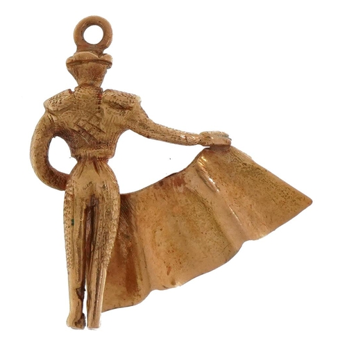 2222 - Unmarked gold Spanish matador charm, 2.4cm high, 3.1g