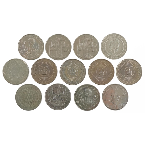 1582 - Thirteen Elizabeth II five pound coins, various designs