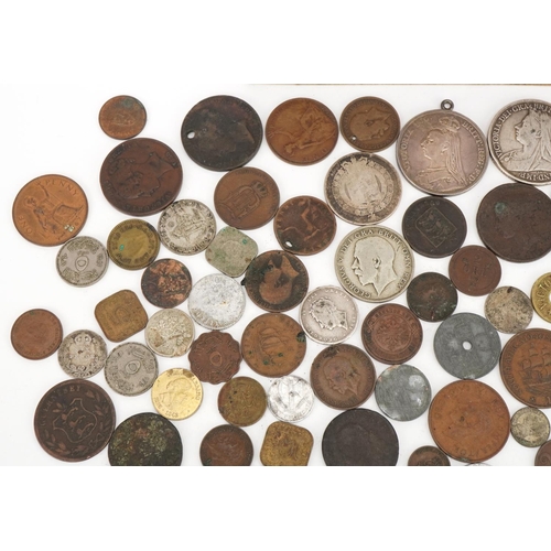 1586 - Early 19th century and later British and world coinage including two crowns, George IV half crown an... 