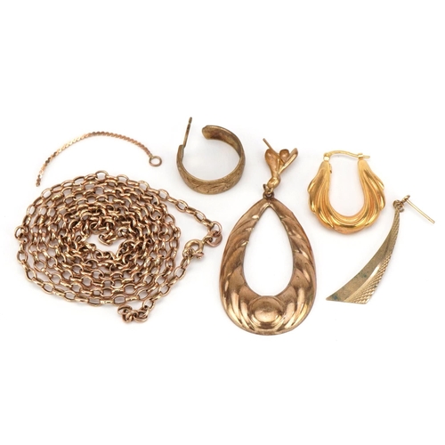 2241 - 9ct gold and yellow metal jewellery including broken Belcher link necklace and hoop earring, total 9... 