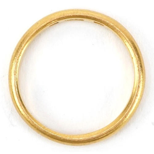 2105 - 22ct gold wedding band, size P, 4.9g