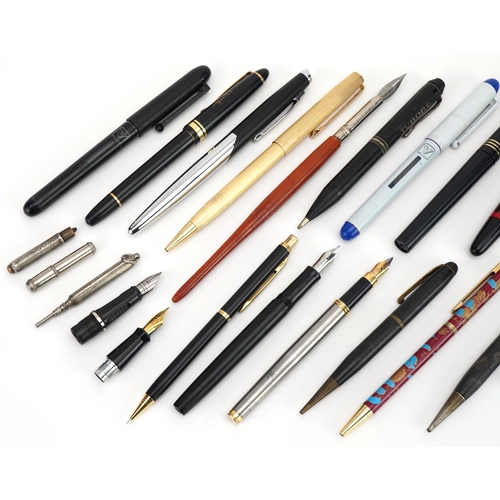 575 - Vintage and later pens including Pilot