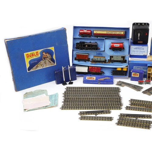 1423 - Hornby Dublo model railway trains and accessories with boxes including LT25LMR Freight Locomotive an... 