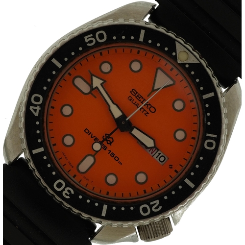 2390 - Seiko, gentlemen's Seiko diver's wristwatch with day/date dial, the case numbered 4D0075, 40mm in di... 