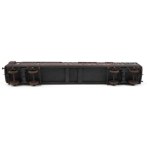 1402 - Large scratch built GNR First Class model railway carriage, possibly three inch gauge, 102cm in leng... 