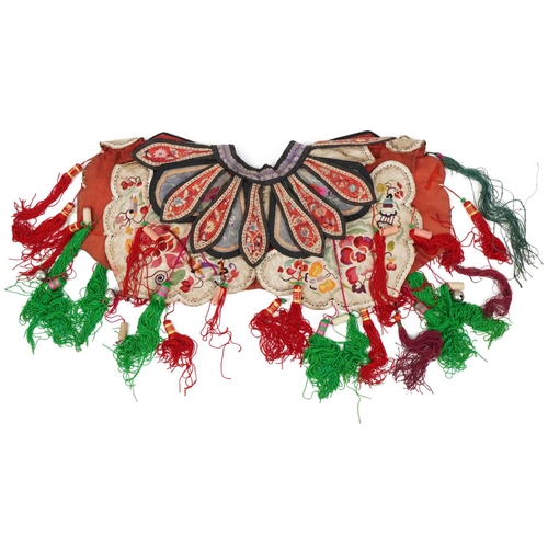 188 - Chinese Canton silk cloud collar with drops, embroidered with flowers, 26cm high