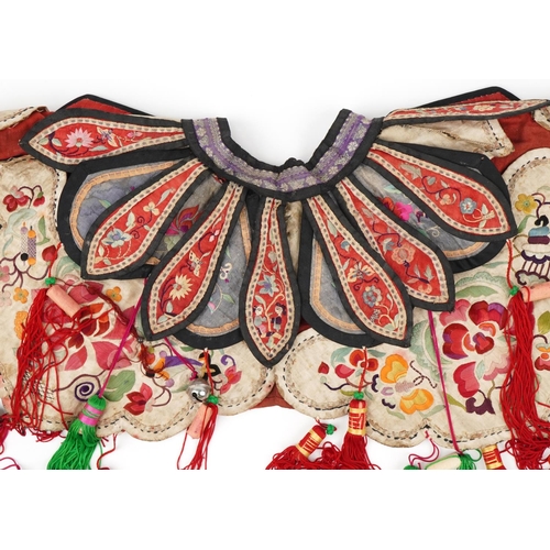 188 - Chinese Canton silk cloud collar with drops, embroidered with flowers, 26cm high