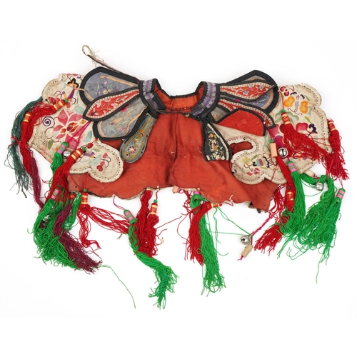 188 - Chinese Canton silk cloud collar with drops, embroidered with flowers, 26cm high