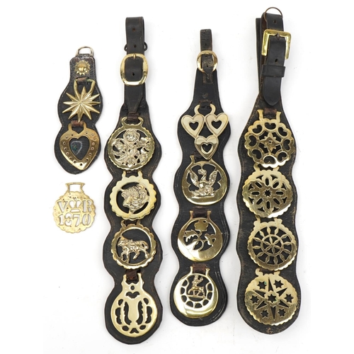 621 - Collection of Victorian and later horse brasses