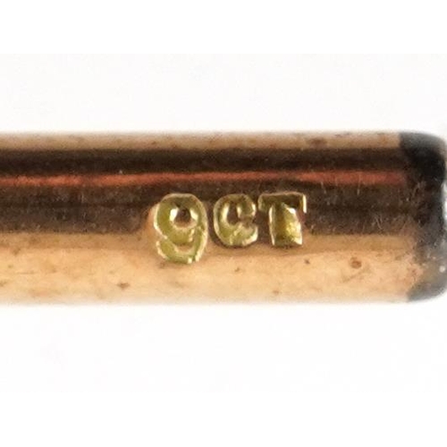 2234 - 9ct gold T bar, 3.5cm wide, 1.6g