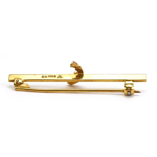 2273 - 9ct gold salmon bar brooch, 4.4cm wide, 2.6g