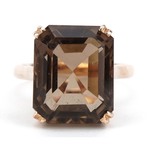 2213 - Unmarked gold smoky quartz solitaire ring, tests as 9ct gold, size N, 5.9g