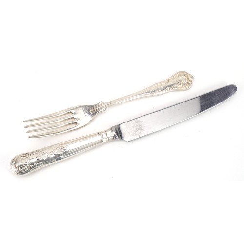 522 - Silver plated cutlery housed in a mahogany canteen, the knives engraved Black & Barlow Sheffield, 46... 