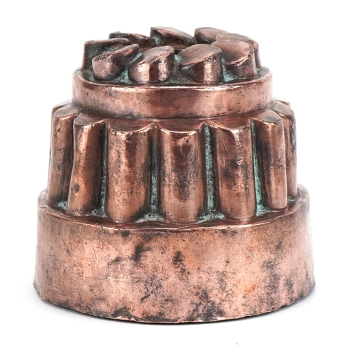 463 - 19th century copper jelly mould, 9.5cm in diameter