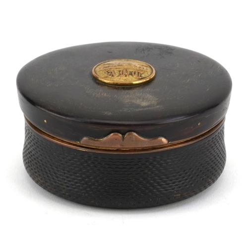 89 - Early 19th century foxhunting interest tortoiseshell snuffbox, 7.5cm in diameter