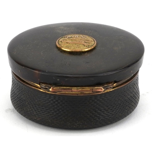 89 - Early 19th century foxhunting interest tortoiseshell snuffbox, 7.5cm in diameter