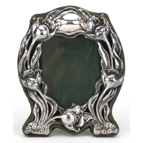 113 - Art Nouveau American sterling silver easel photo frame embossed with stylised flowers, 12cm high